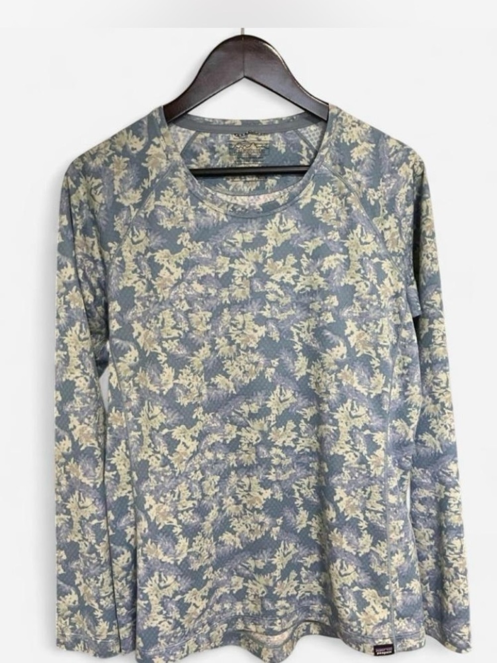 Patagonia Blue and Green Floral Capilene Midweight Base Layer Women’s Size Large